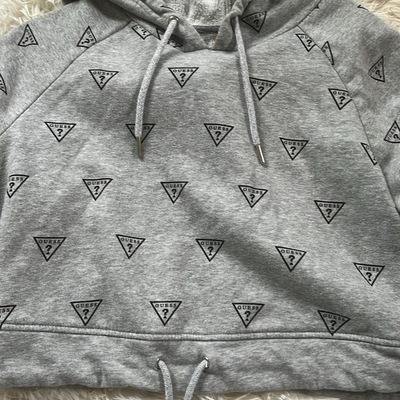 Guess Hoodie Crop Top Jacket Pullover Gray L ( fits like a med) Long Sleeve - Picture 2 of 7